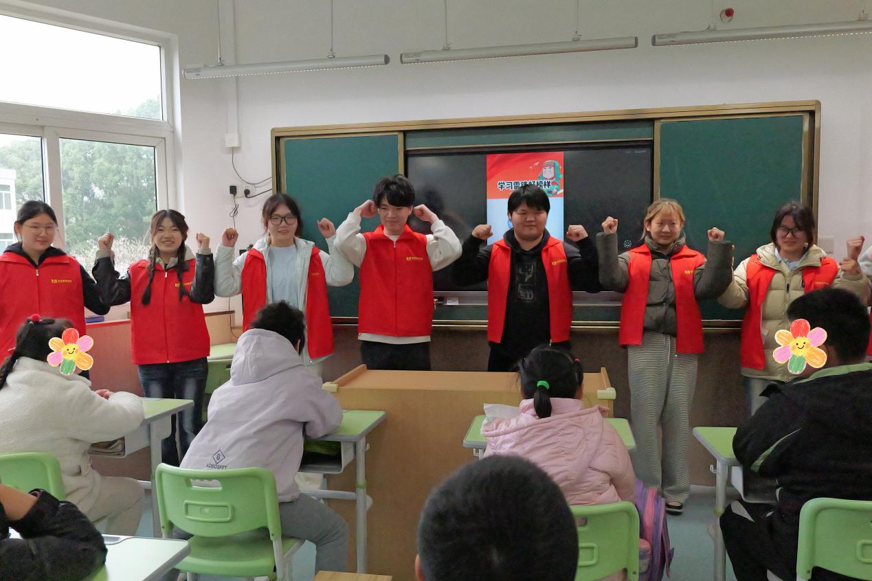 情暖特校传关爱 志愿社区践新风——yl9193永利开展学雷锋志愿服务活动